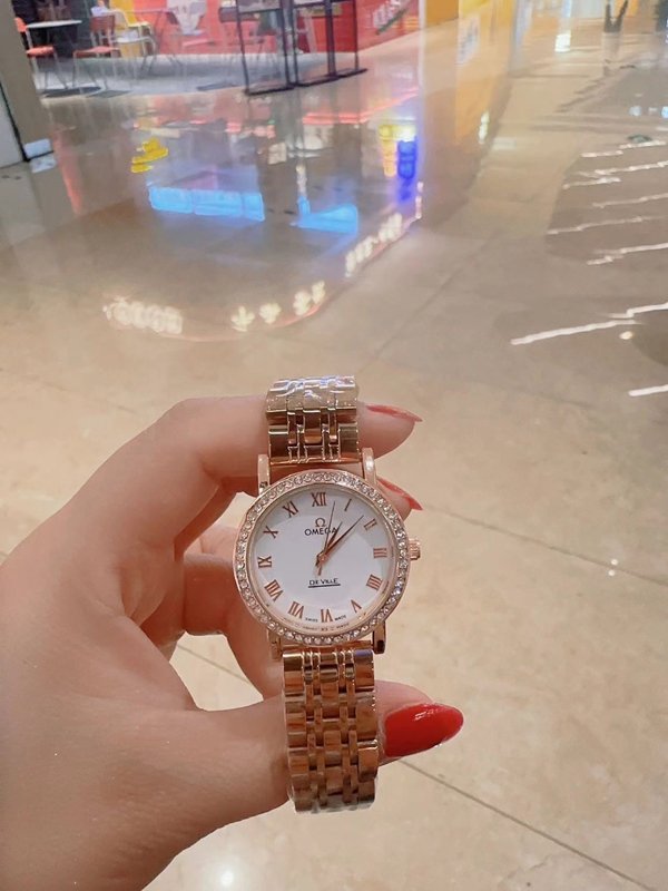 ブランド時計背面デザイン